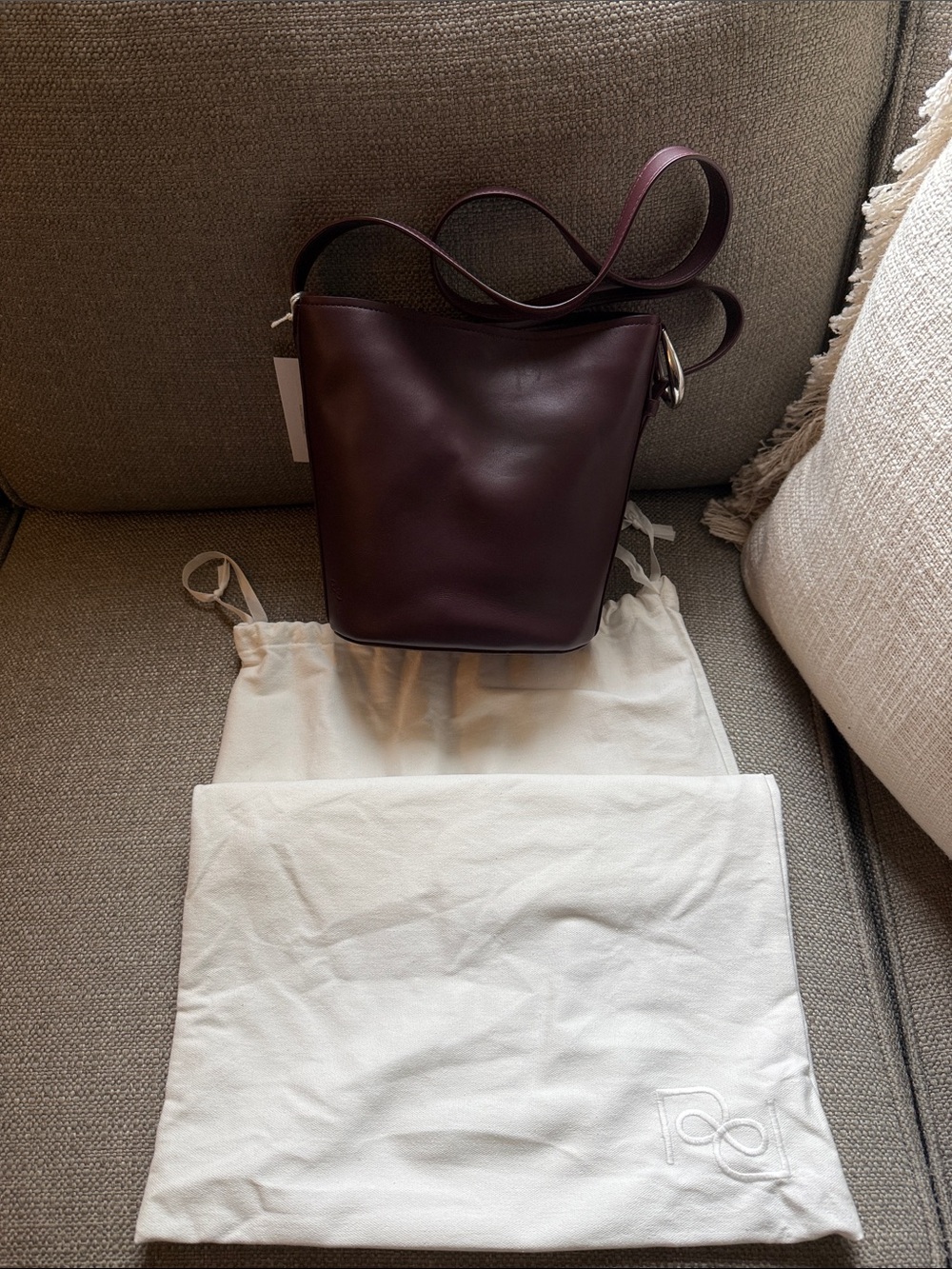 Bucket bag